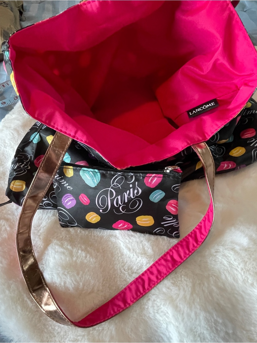 Pink-Lined Paris Pattern Tote Bag
REVERSIBLE. 15”x16”